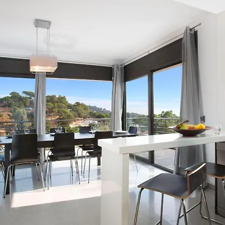 Sleeps 8 Lloret de Mar