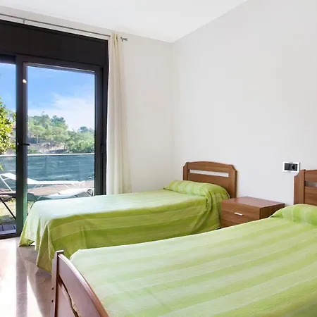 Sleeps 8