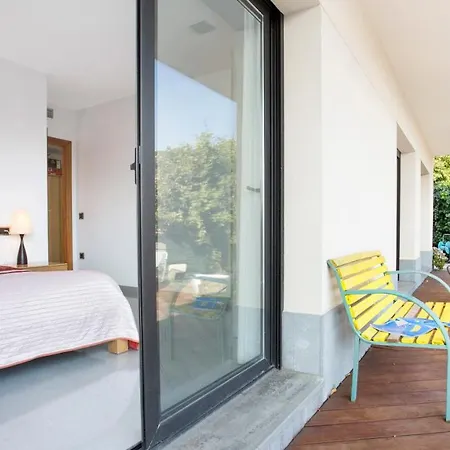 Sleeps 8 *