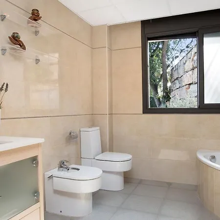 Sleeps 8 료렛 드 마르