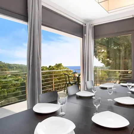 Sleeps 8 Lloret de Mar